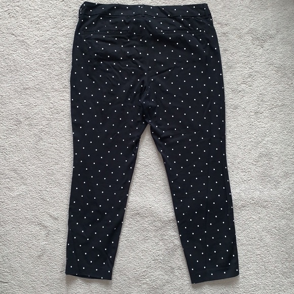 Old Navy Pixie Mid-Rise Pant - Picture 2 of 3